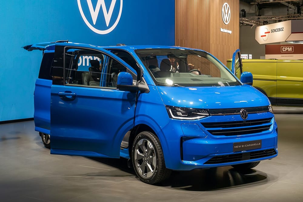 Volkswagen Transporter bëhet superfurgon me motor Audi RS3