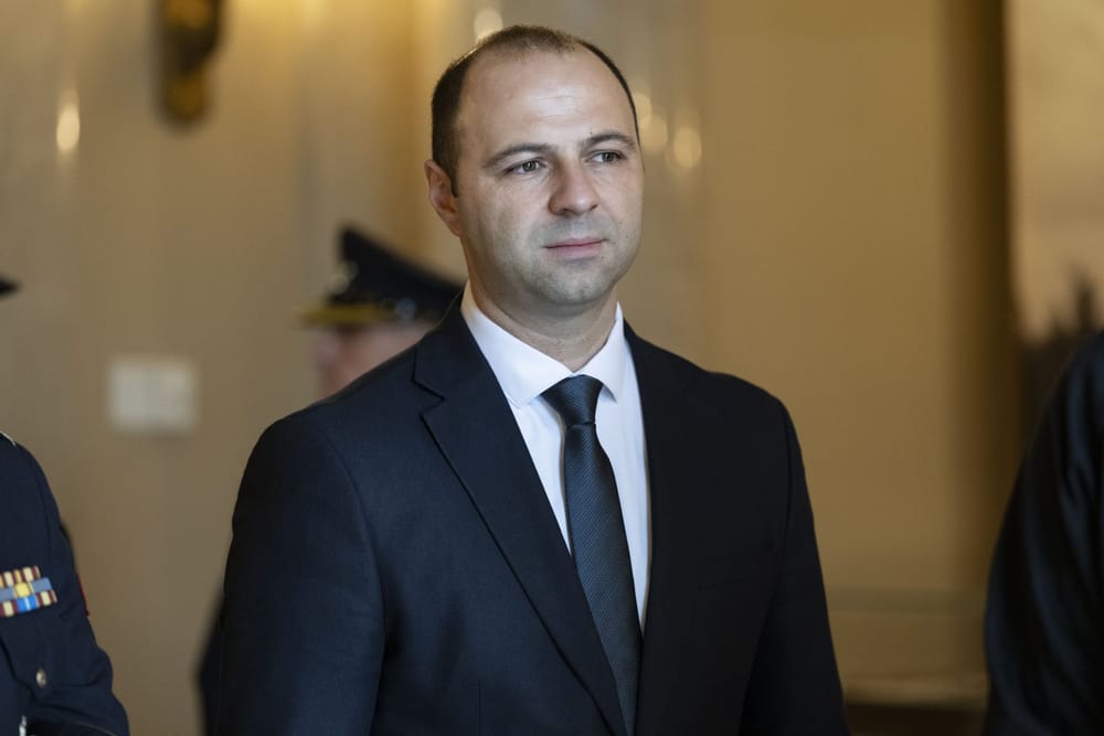 Misajlovski: Nga janari rriten pagat, Armata pajiset me helikopterë të rinj