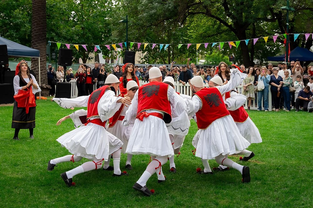 Ansambli “Deçani” fiton çmimin e parë në Festivalin “Pushka e Parë e Lirisë” në Podujevë