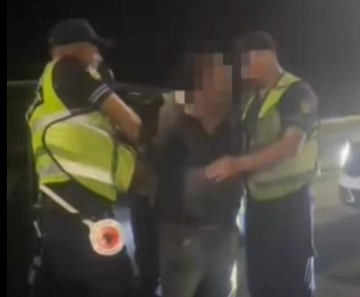 Arrestohet në Fier 45-vjeçari që dyshohet se vrau nënën me sqepar