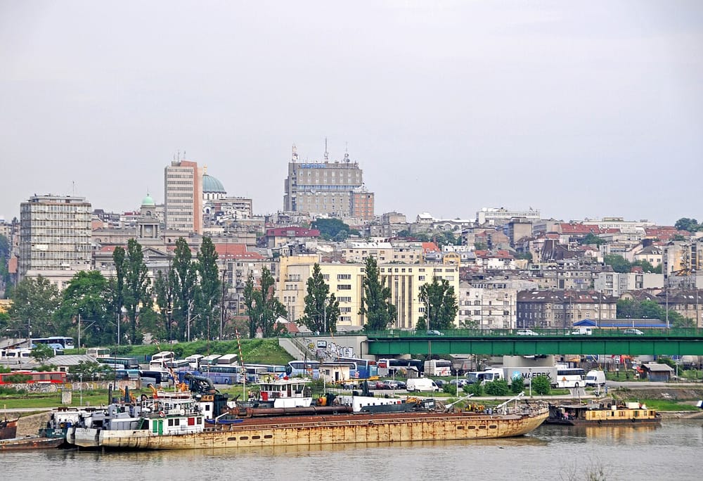 Buzukja humb në Beograd pas ndalimi të dyshimtë të gjyqtarit