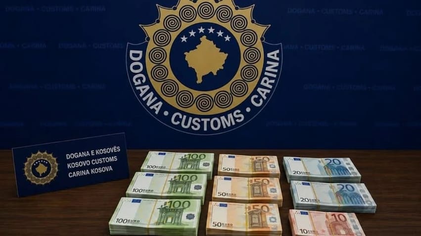Dogana në Mëradarë kapë 63,400 euro të padeklaruara në autobus nga Gjermania