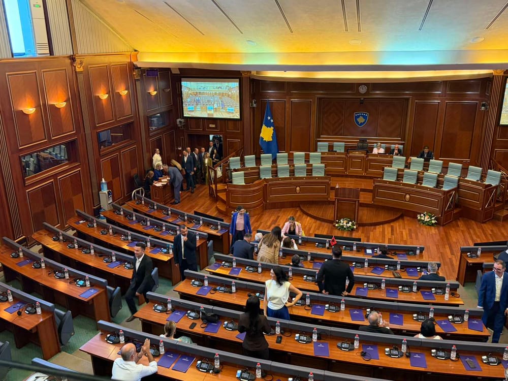 Administrata e Kuvendit thotë se nuk ka marrë njoftim për seancë të 16 gusht