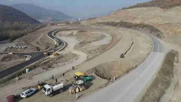 Autostrada Shkup-Bllacë në ndërtim, shpronësimi vazhdon paralelisht