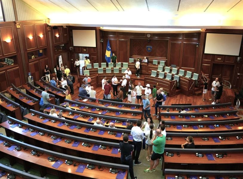 Intelektualët kërkojnë formimin e institucioneve dhe mbrojtjen e rendit kushtetues