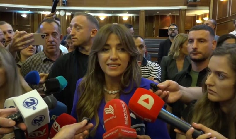 Përplasjet në Kuvendin e Kosovës thellojnë ngërçin politik