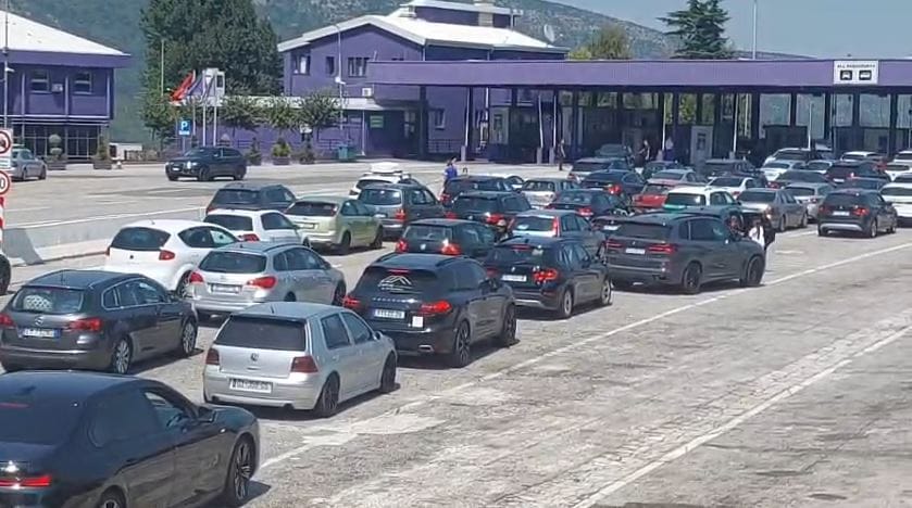 Mbi 200 mijë shtetas të Kosovës kalojnë Morinën drejt Shqipërisë