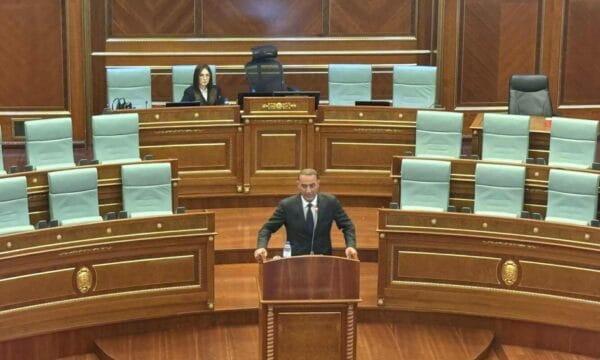 Haradinaj: Kurti kërkon 'viktimë' për krizën, Aleanca paralajmëron protesta