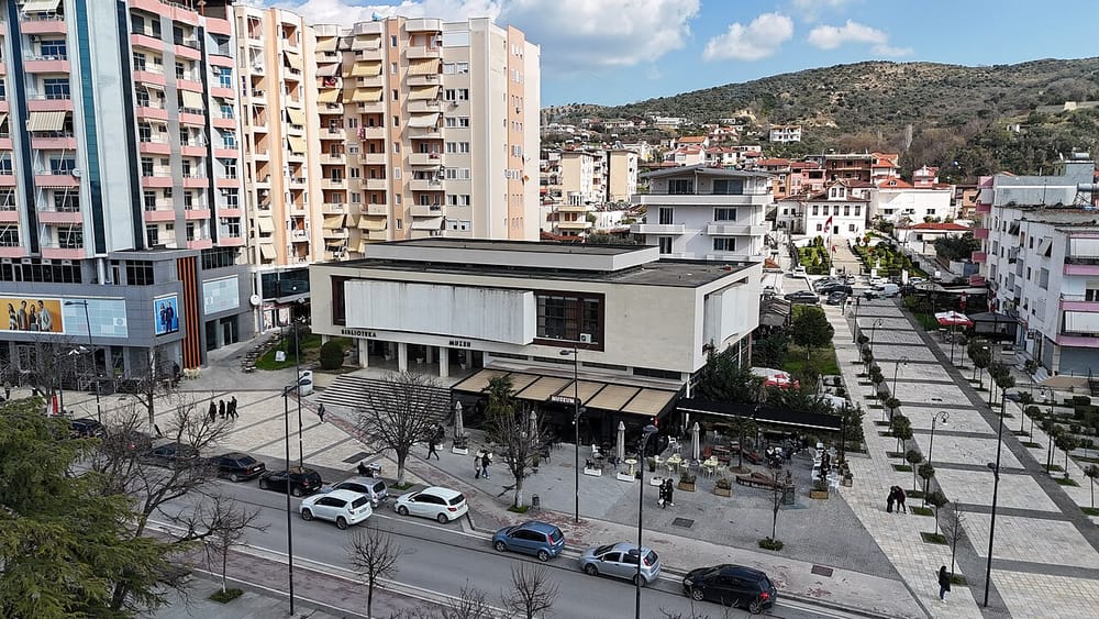 Lushnje Biblioteka Muzeu