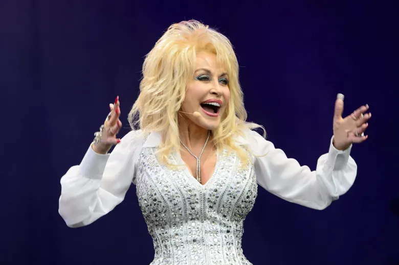 Kënga e re e Dolly Parton do të publikohet pas dy dekadash