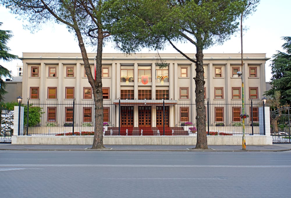 Edison Lika thërret në protestë 15 bashkitë që rrezikojnë shkrirjen