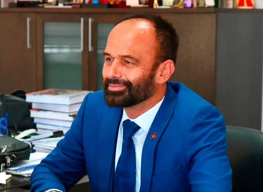 Shasivari fton studentët dhe dekanët për zgjidhjen e jurisprudencës