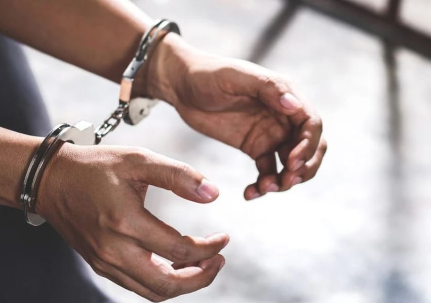 Policia në Shkup arreston katër persona për posedim narkotikësh