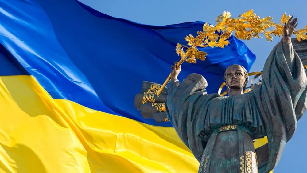 Ukraina feston 35-vjetorin e pavarësisë mes sulmeve dhe sfidave financiare