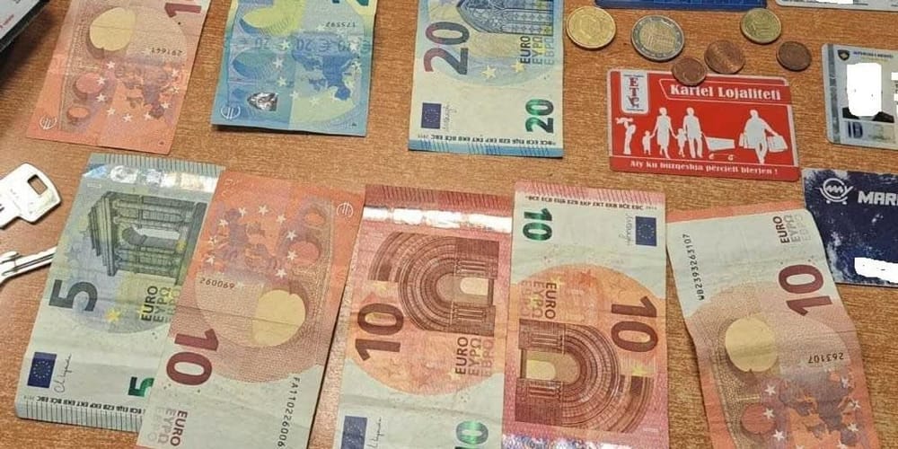 Nxënësja në Prizren gjen kuletën me para dhe e dorëzon në polici