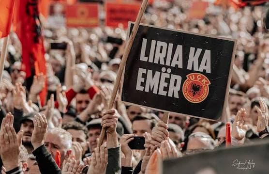 Prezantohet ekspozita “Ngjyrat e Lirisë” për luftën e UÇK-së
