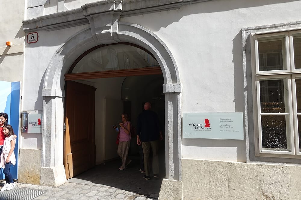 Ina Kosturi luan veprat e saj në 'Mozarthaus' të Vjenës