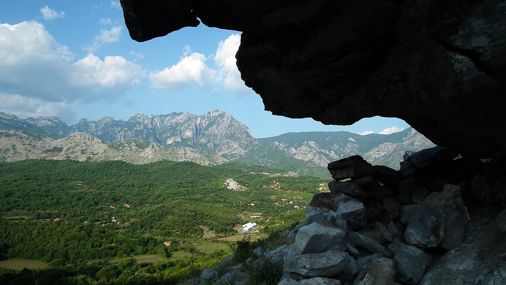 Malësia e Vogël kërkon ndalimin e hedhjes së mbeturinave