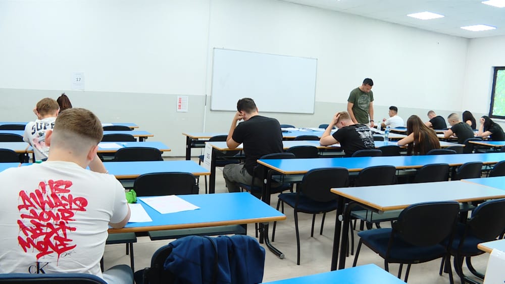 Afati i gushtit për maturën shtetërore nis nesër në katër qytete