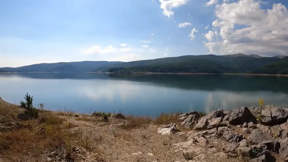 Ndalimi i peshkimit dhe kufizimi i lundrimit në Liqenin e Mavrovës