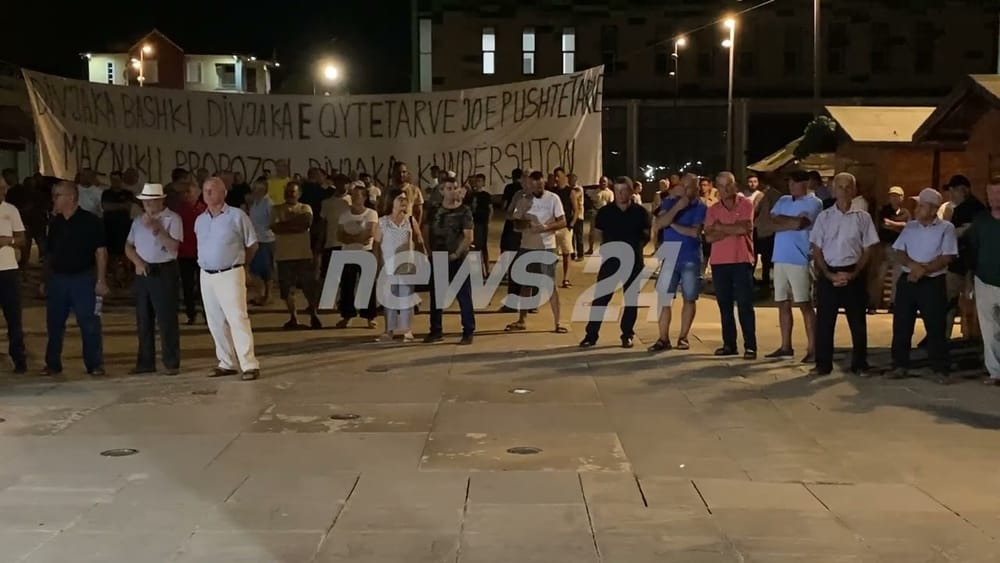 Protesta në Divjakë arrin ditën e 24-të, banorët kërkojnë përjashtimin nga reforma terr…
