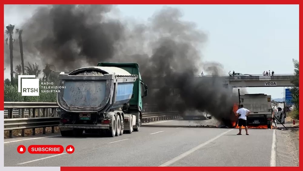 Zjarri në kamion pranë Laçit, tymi i zi mbulon aksin rrugor
