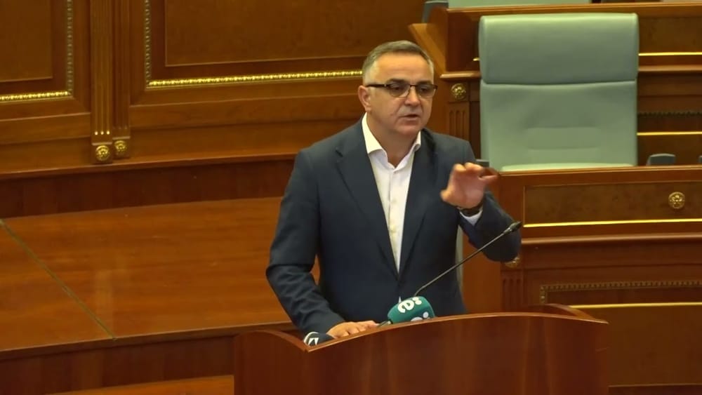 Tahiri në Kuvend: Kushtetuta nuk është meny për interesat politike