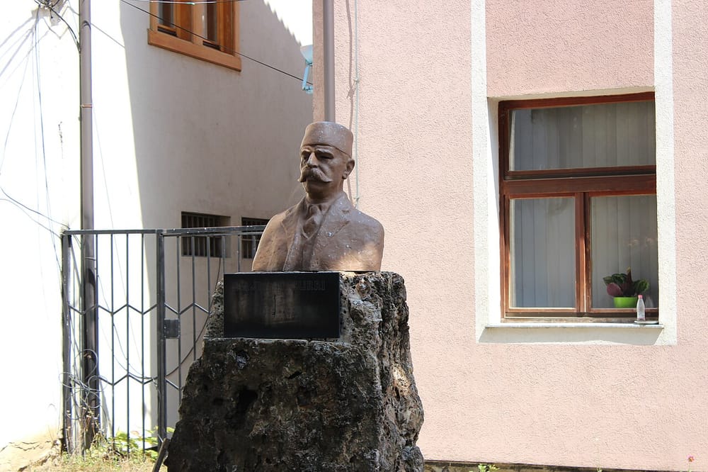 Bust of Bajram Curri, Gjakove
