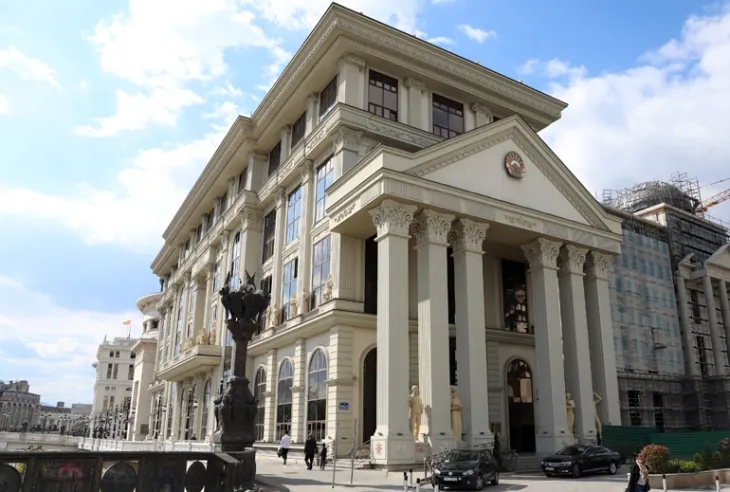 MPJTJ publikon numrat e emergjencës për shtetasit në Greqi