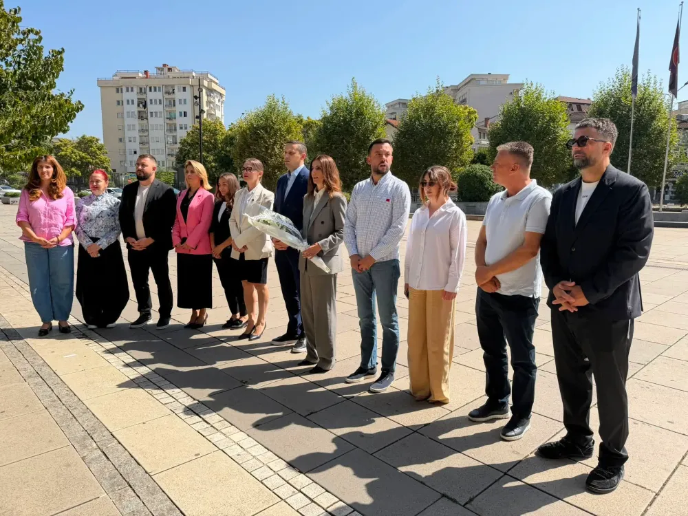 PDK bën homazhe te Memoriali i të Zhdukurve për zbardhjen e fatit