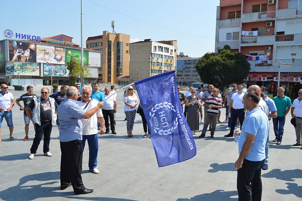 Policia identifikon tre dyshuar për sulm në Gostivar