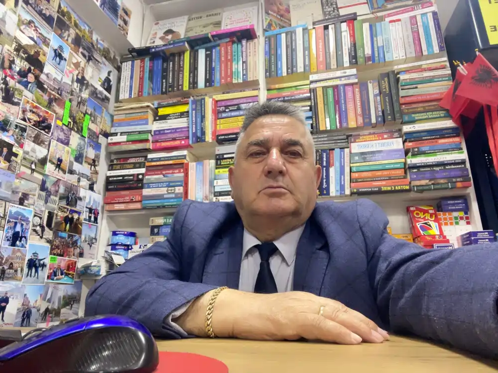 Rexhep Çullhaj publikon tregimin “Nderimi diçka di… po s’ka problem” dhe “E PAPËRSËRITS…