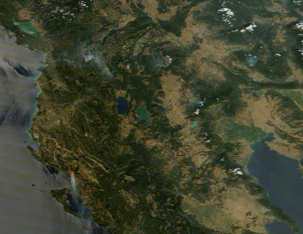 Riaktivizohet vatra e zjarrit në Krujë dhe rrezikon biznesin