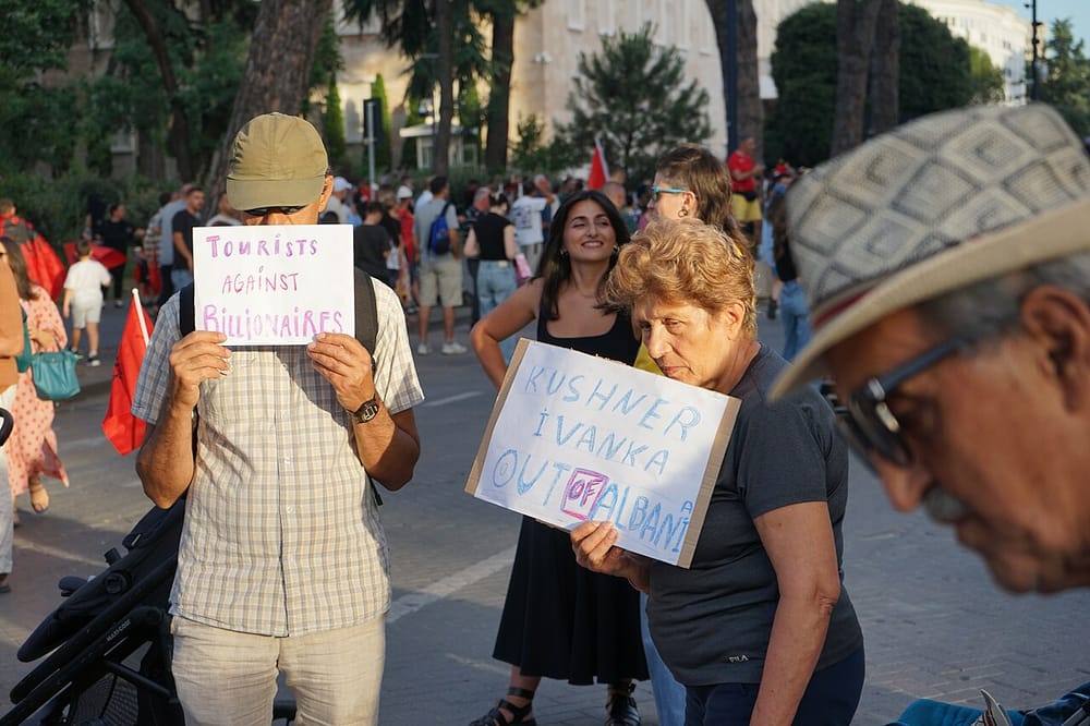 Rritja e turizmit zbret në 1.3% në qershor — Gonxhja fajëson protestat