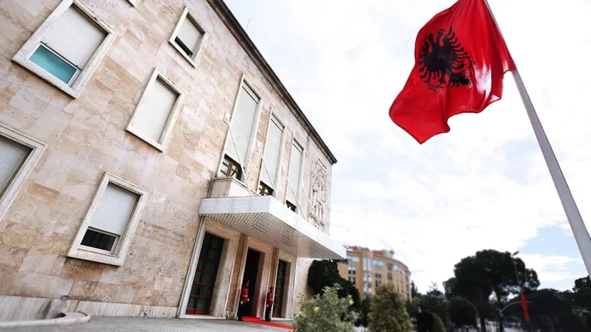 Hapet thirrja për 300 kredi me 0% interes për administratën publike