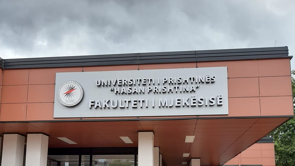 Shtrohet me malarie në QKUK shtetasja e huaj — gjendja e saj stabilizohet