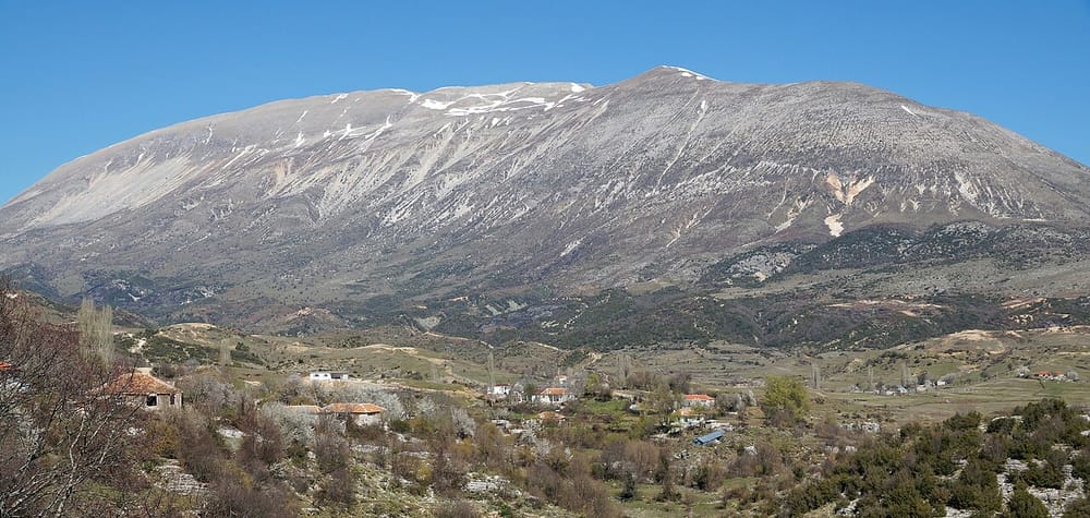 Stuhia me breshër përfshin Elbasanin — vështirësohet qarkullimi