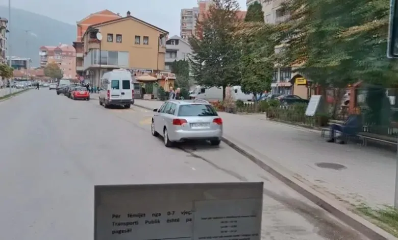 Trotuaret e bllokuara në Tetovë, qytetarët kërkojnë lirimin e hapësirave