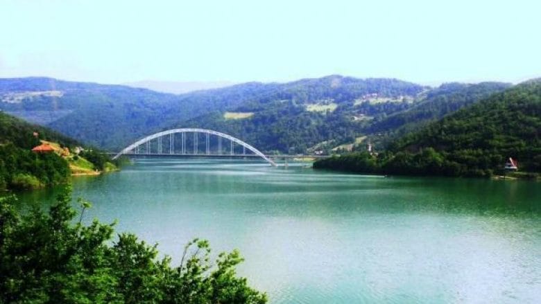 BE-ja paralajmëron Vuçiqin: Deklaratat për Ibrin pengojnë normalizimin