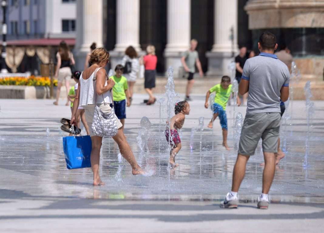 Temperaturat mbi 40 gradë, ulje graduale nga e diela