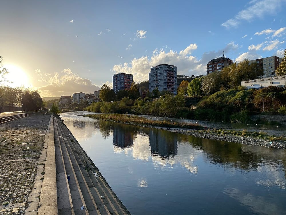 Vuçiq paralajmëron shqyrtimin e ndryshimit të rrjedhës së lumit Ibër