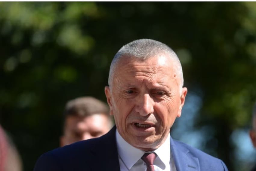Kamberi: Serbia s'mund të integrohet në BE duke glorifikuar kriminelët e luftës