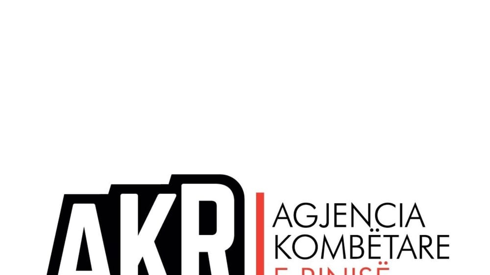 Zjarri në Mallakastër mbetet jashtë kontrollit — 34.5 hektarë të djegur