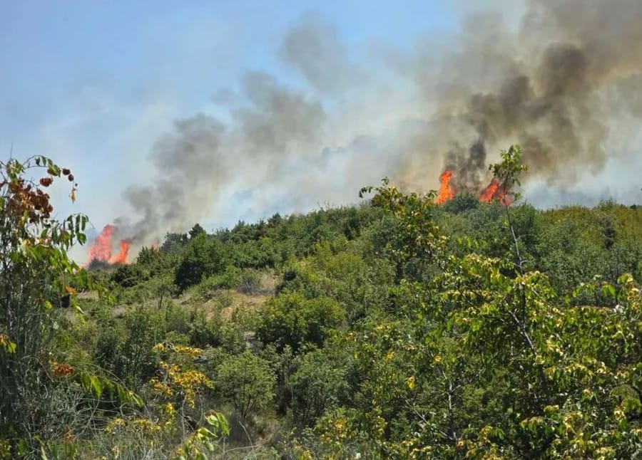 Gjashtë vatra zjarre aktive dhe 30 të shuara në territor