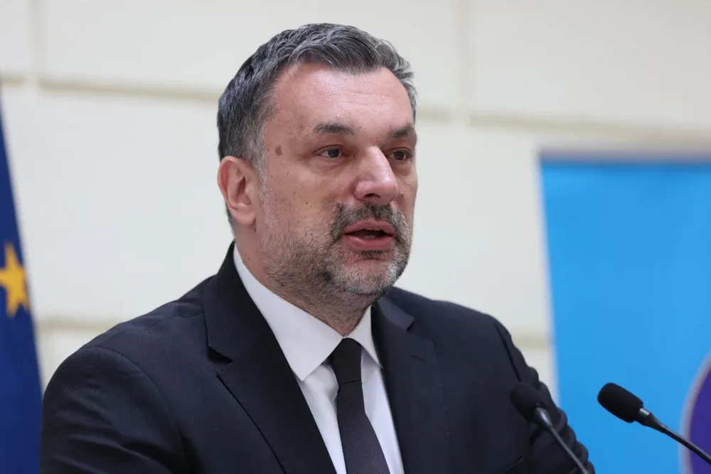 Bosnja heq stafin diplomatik nga Serbia pas ceremonisë për Mlladiçin