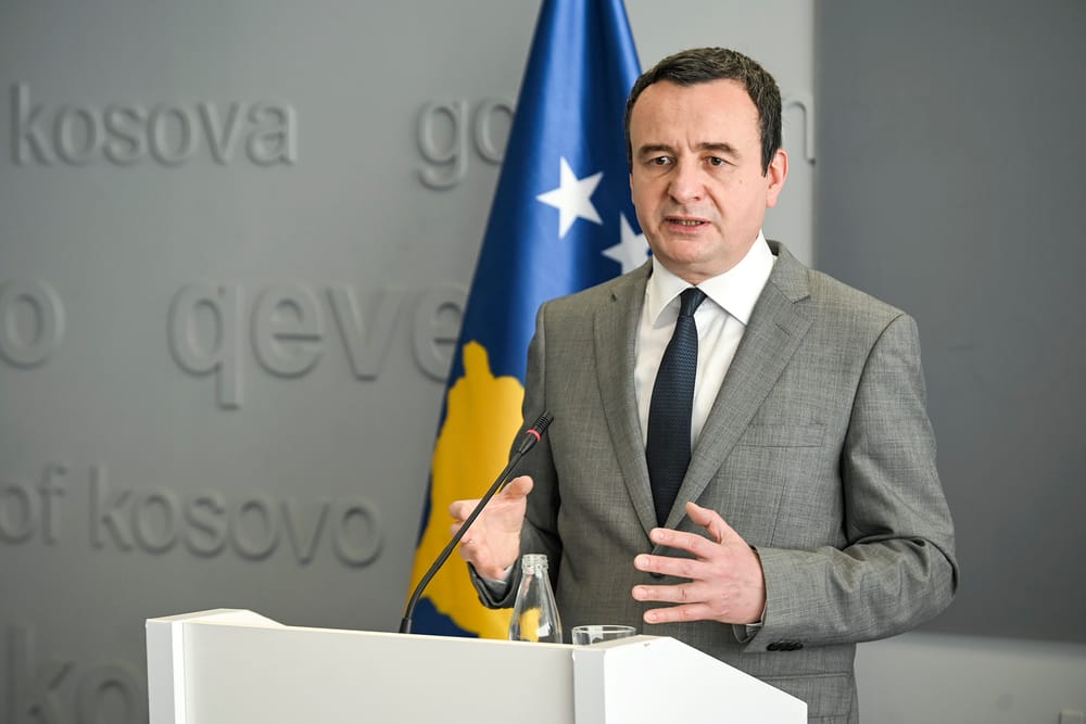 Kurti: Serbia kaloi në adhurim shtetëror të gjenocidit për Mlladiqin
