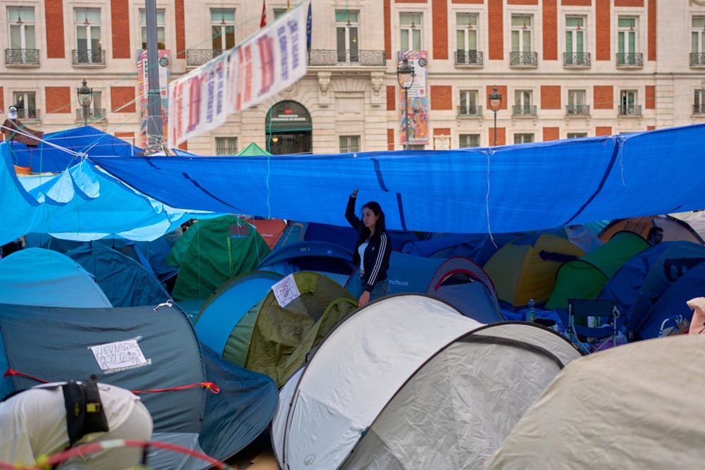 Spanja miraton masa të reja për strehimin pas protestave