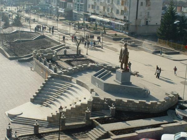 Skenderaj proteston kundër aktgjykimit ndaj ish-krerëve të UÇK-së