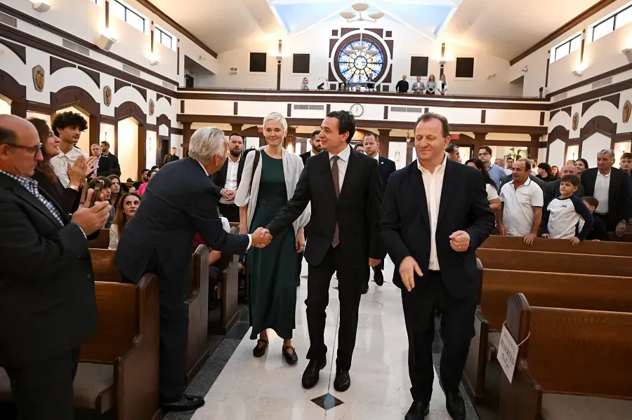 Kurti merr pjesë në meshën e së dielës në “Zoja e Shkodrës” në New York