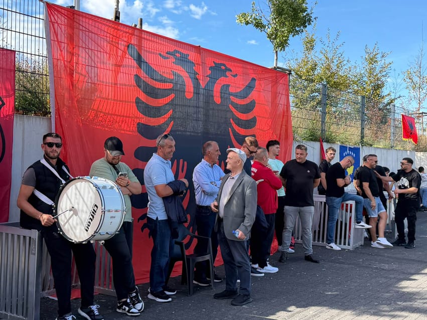 FC Kosova Düsseldorf fitoi dhe u bashkua me “Kosova po pret”